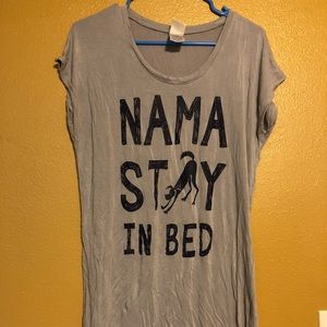 Cute long night shirt in great condition